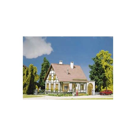 Faller 130215 Fachwerkhaus mit Garage